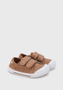 Canvas v. sneakers - MyMara